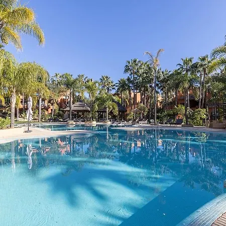 Luxurious 3 Bedroom In La Alzambra
