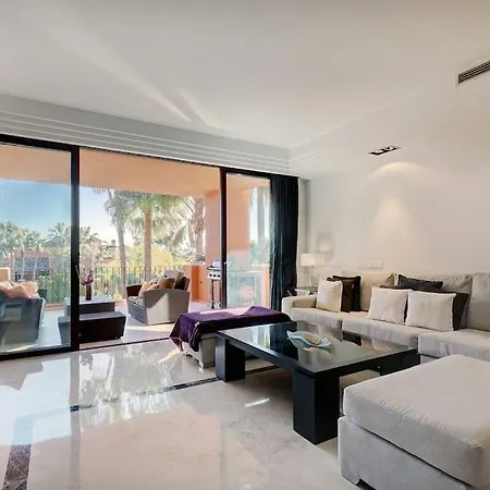 Luxurious 3 Bedroom In La Alzambra Apartment Marbella
