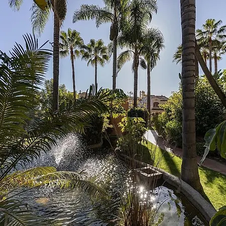 Luxurious 3 Bedroom In La Alzambra *
