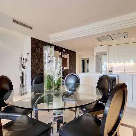 Apartment Luxurious 3 Bedroom In La Alzambra Marbella