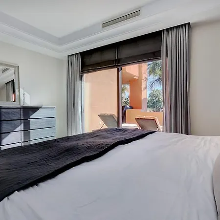 Apartment Luxurious 3 Bedroom In La Alzambra Marbella