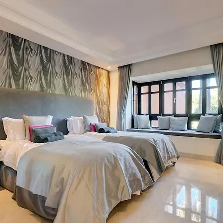 Apartment Luxurious 3 Bedroom In La Alzambra Marbella
