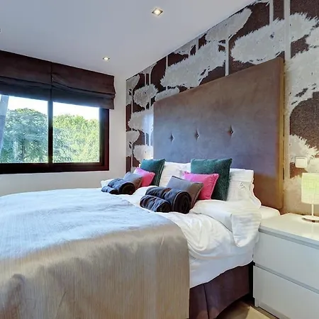 Luxurious 3 Bedroom In La Alzambra
