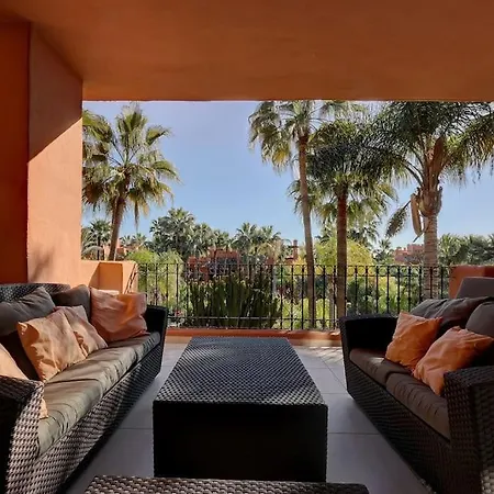 Luxurious 3 Bedroom In La Alzambra * Marbella