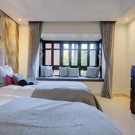 Apartment Luxurious 3 Bedroom In La Alzambra Marbella