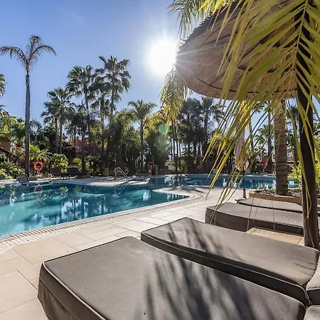 Luxurious 3 Bedroom In La Alzambra Marbella
