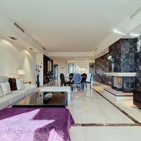 Apartment Luxurious 3 Bedroom In La Alzambra Marbella