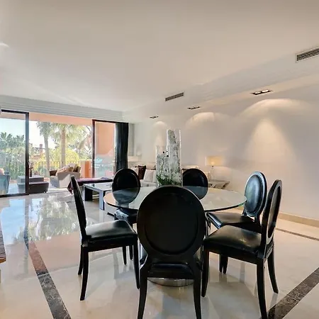 Apartment Luxurious 3 Bedroom In La Alzambra Marbella